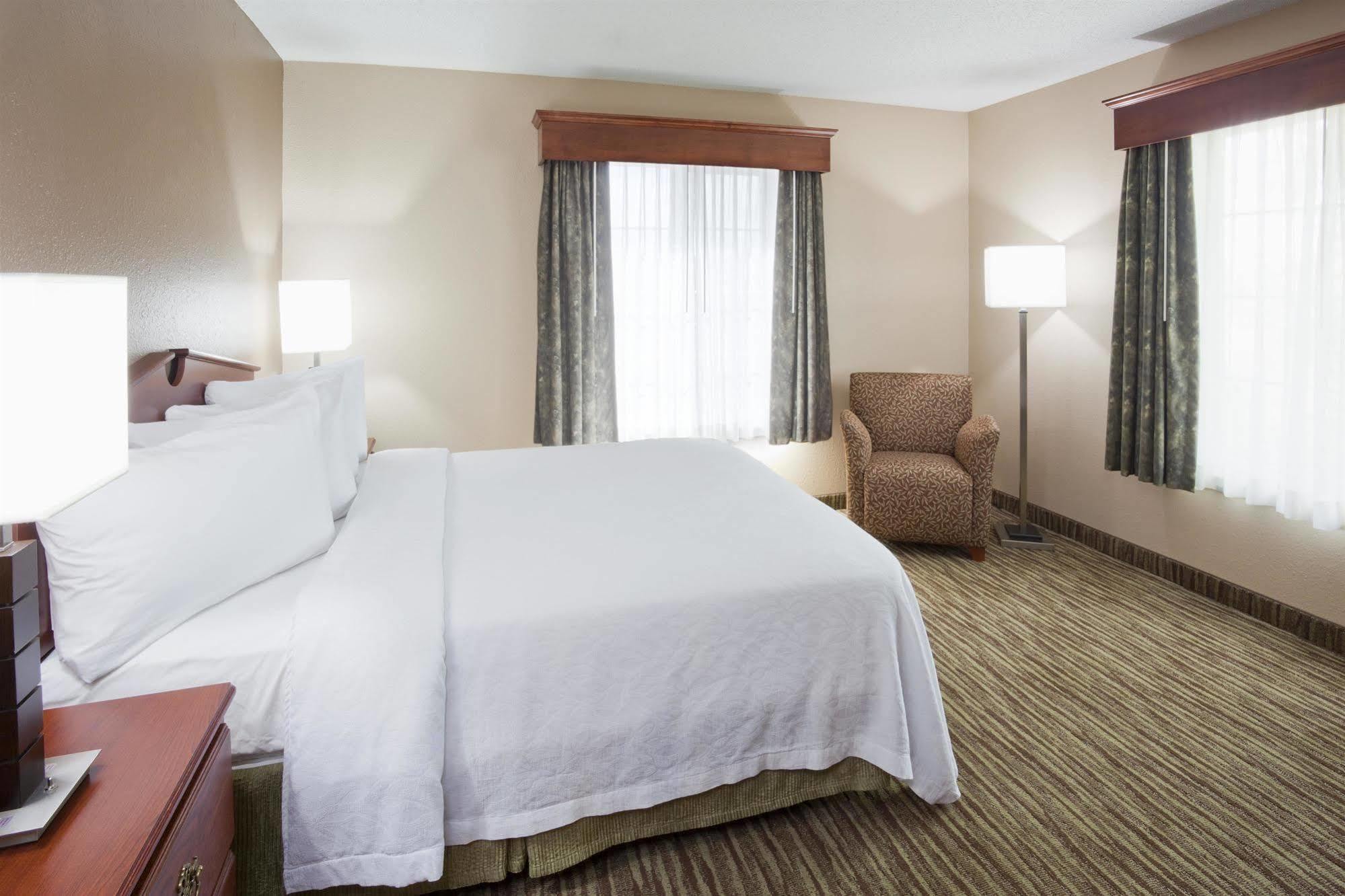 Grandstay Residential Suites Hotel - Eau Claire Ngoại thất bức ảnh