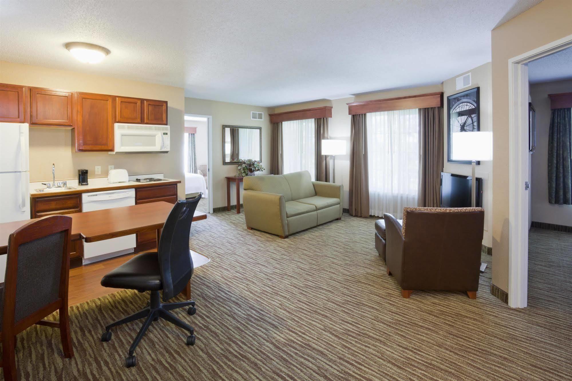 Grandstay Residential Suites Hotel - Eau Claire Ngoại thất bức ảnh